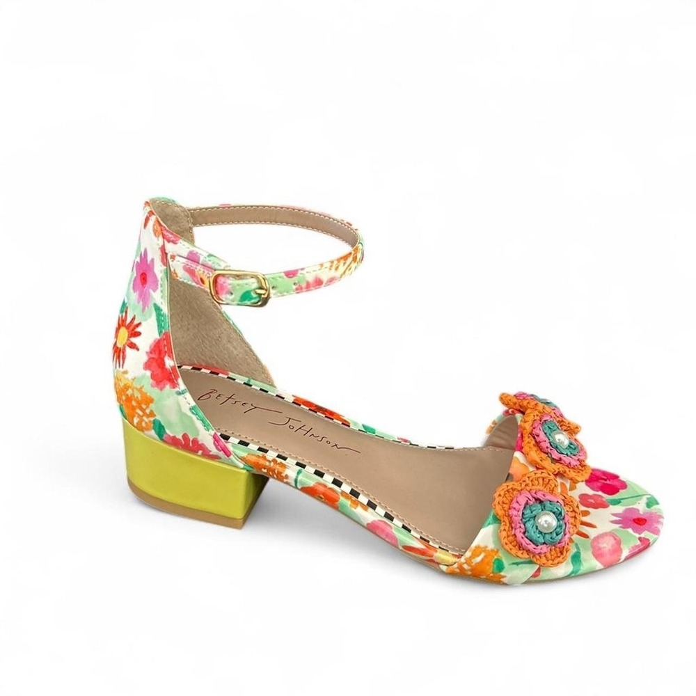 BETSEY JOHNSON "Brady" Size 4 Sandals Crochet Flowers Pearls Floral Ankle Strap